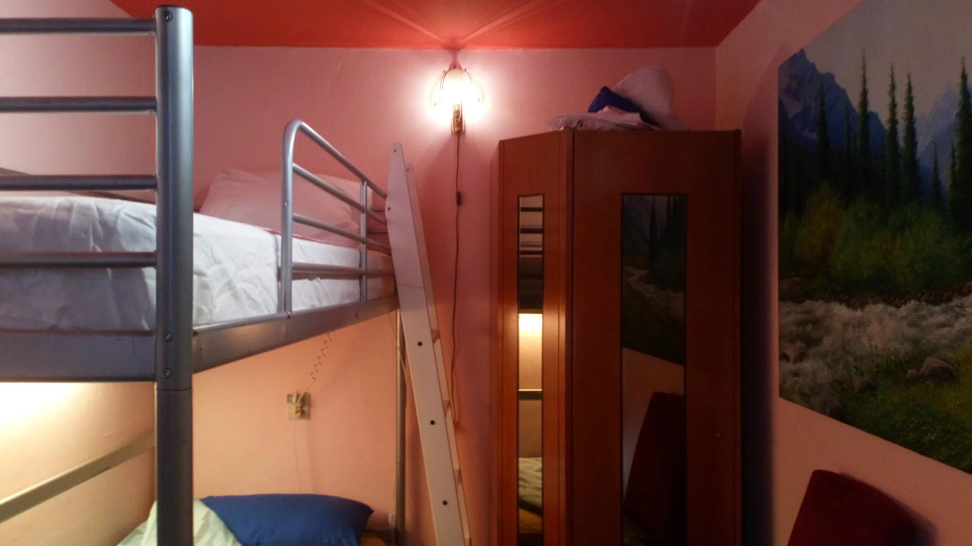 Foto van de Kamer gelegen aan de Ooststraat in Den Haag
