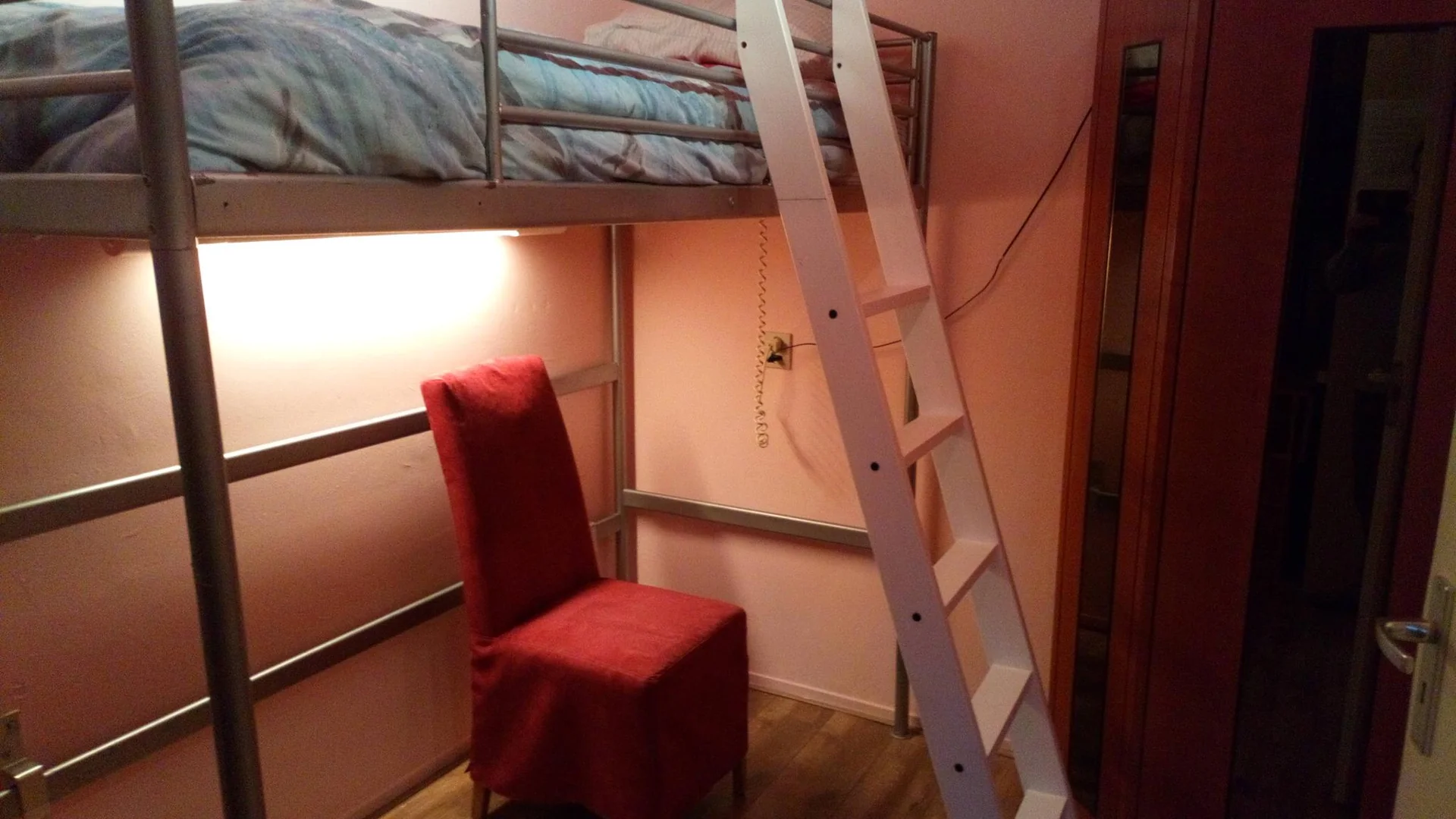 Foto van de Kamer gelegen aan de Ooststraat in Den Haag