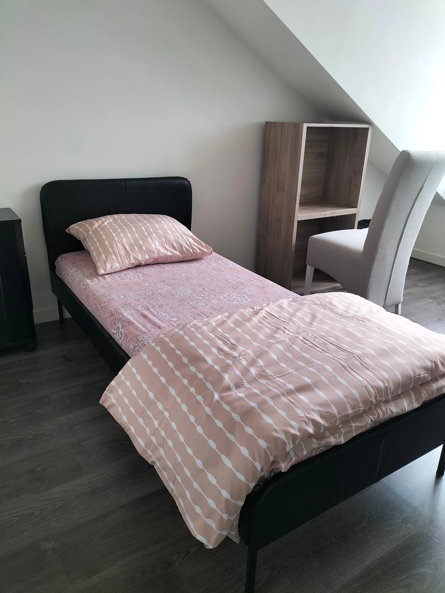 Foto van de Kamer gelegen aan de Hendrik Mandestraat in Den Haag