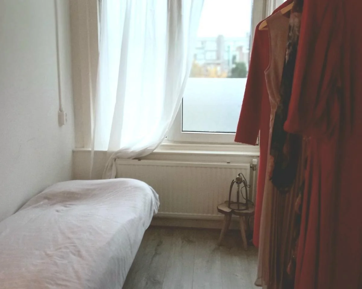 Foto van de Kamer gelegen aan de Lekstraat in Amsterdam