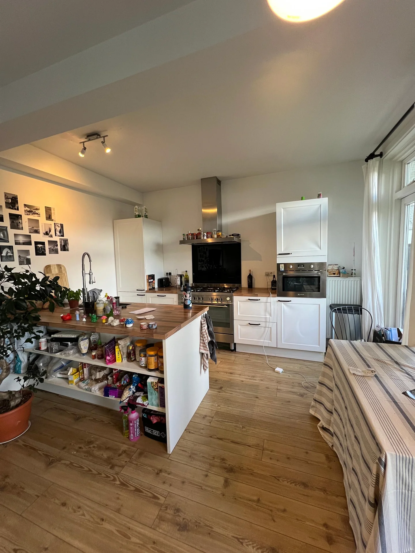 geblurde versie van de foto als achtergrond