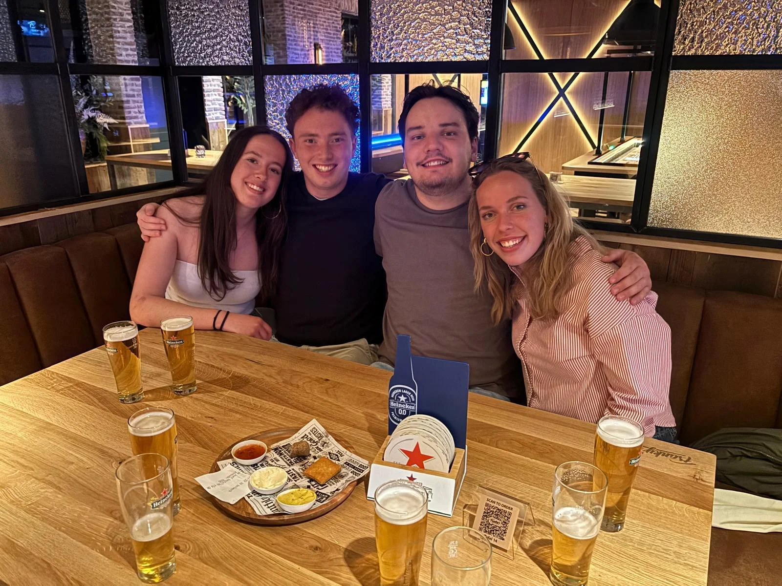 geblurde versie van de foto als achtergrond