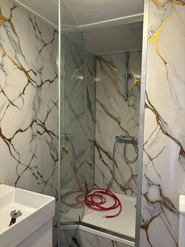 geblurde versie van de foto als achtergrond