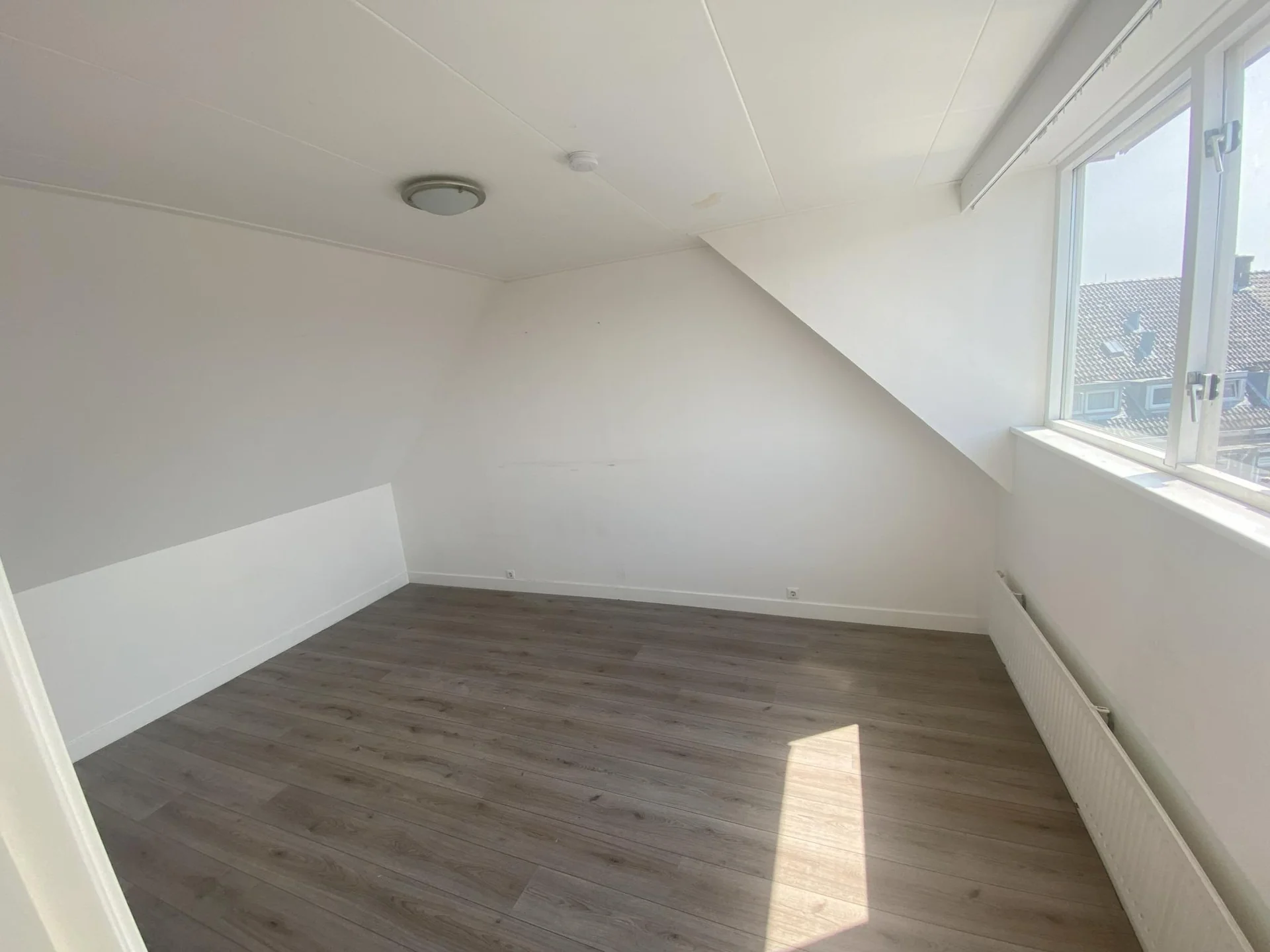 Foto van de Kamer gelegen aan de Breeweg in Rotterdam