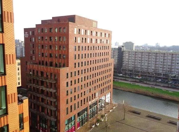 Foto van de Appartement gelegen aan de Gustav Mahlerplein in Amsterdam