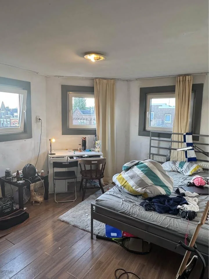 geblurde versie van de foto als achtergrond