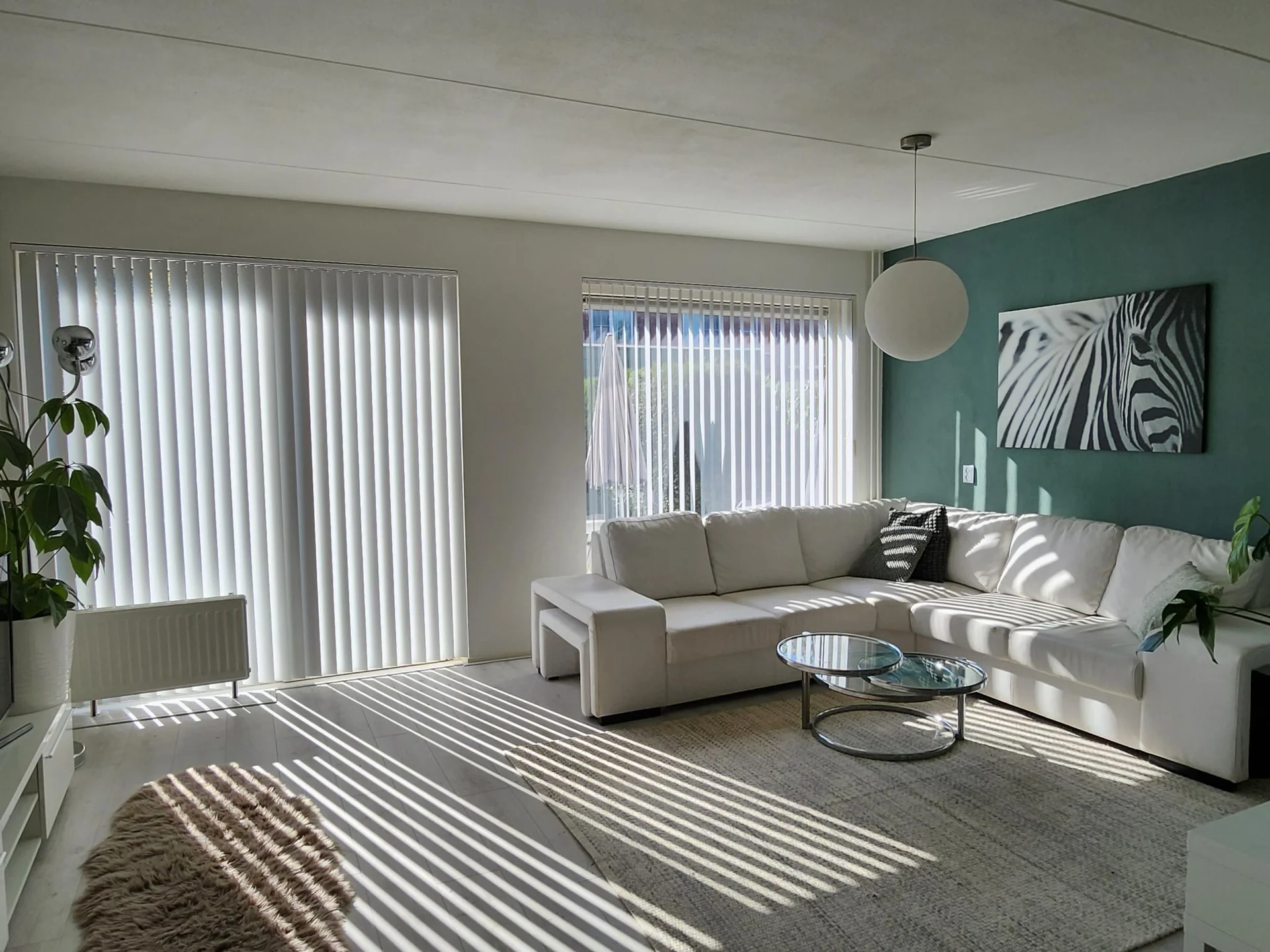 geblurde versie van de foto als achtergrond