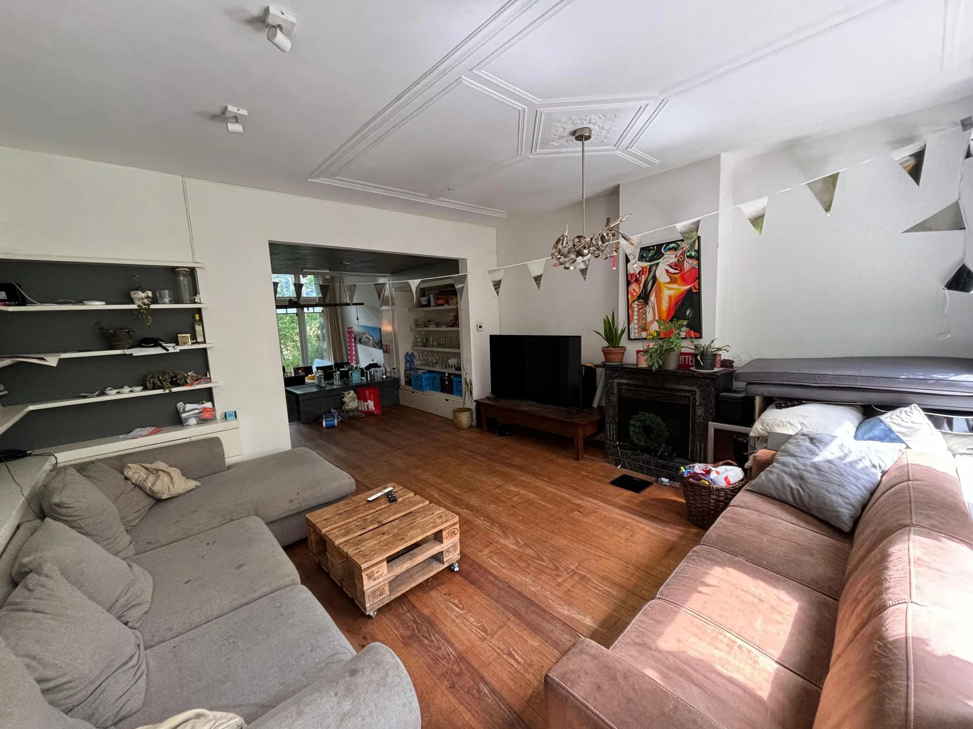 Foto van de Kamer gelegen aan de Van Weelstraat in Rotterdam