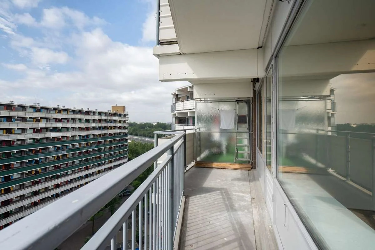 geblurde versie van de foto als achtergrond