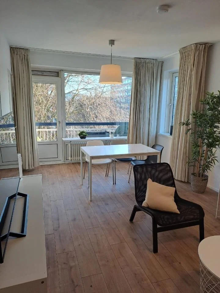 Foto van de Kamer gelegen aan de Van Nijenrodeweg in Amsterdam