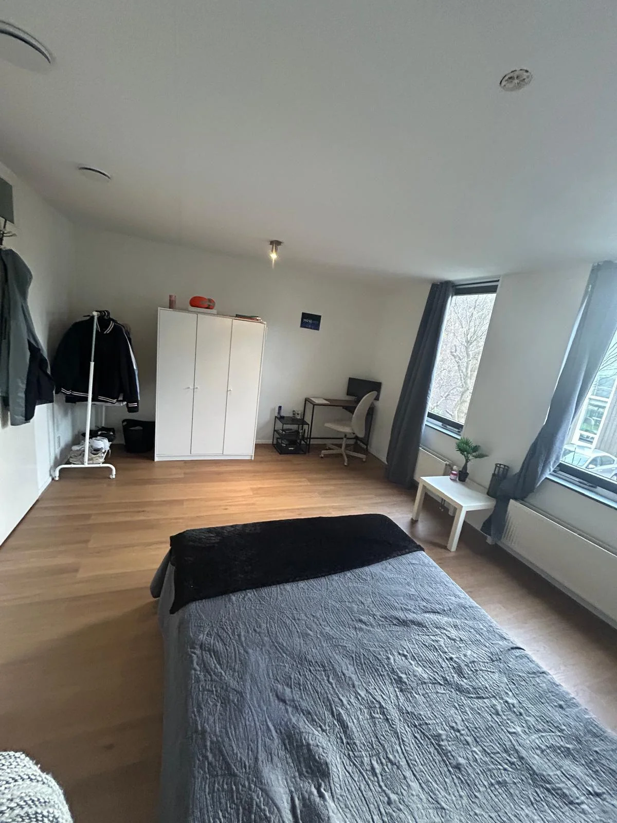 Foto van de Kamer gelegen aan de Mattenbiesstraat in Amsterdam