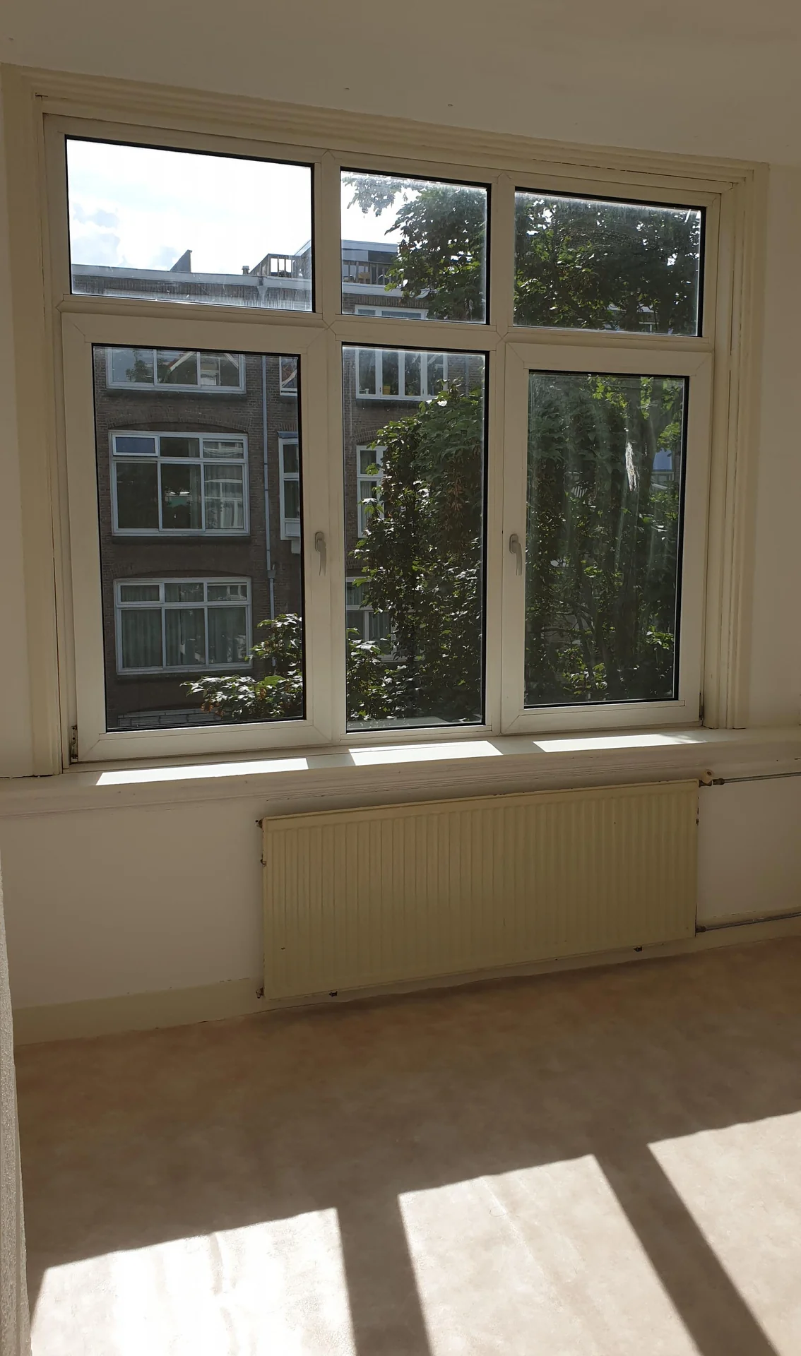 Foto van de Kamer gelegen aan de Van Weelstraat in Rotterdam