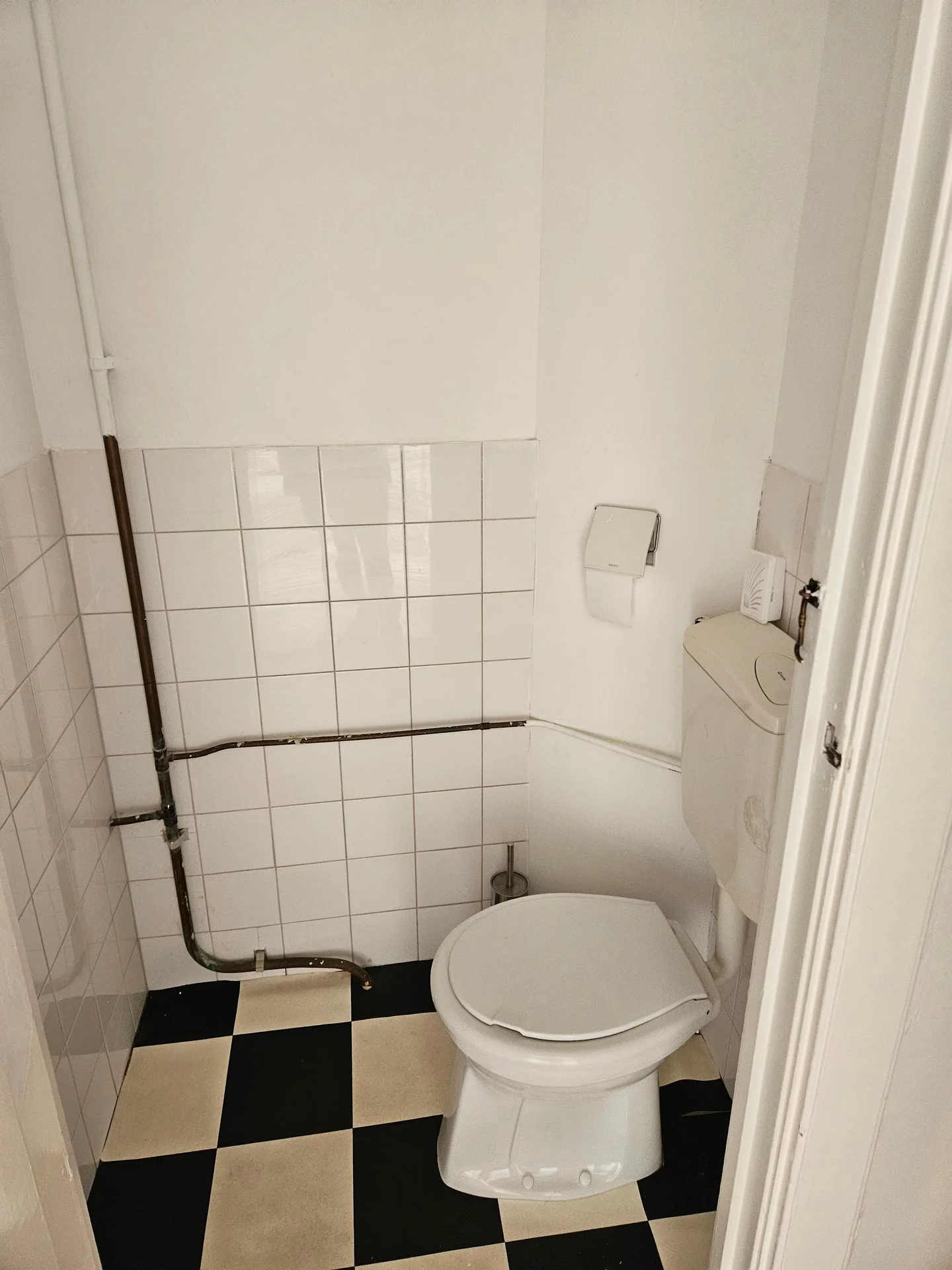 Foto van de Kamer gelegen aan de Van Weelstraat in Rotterdam