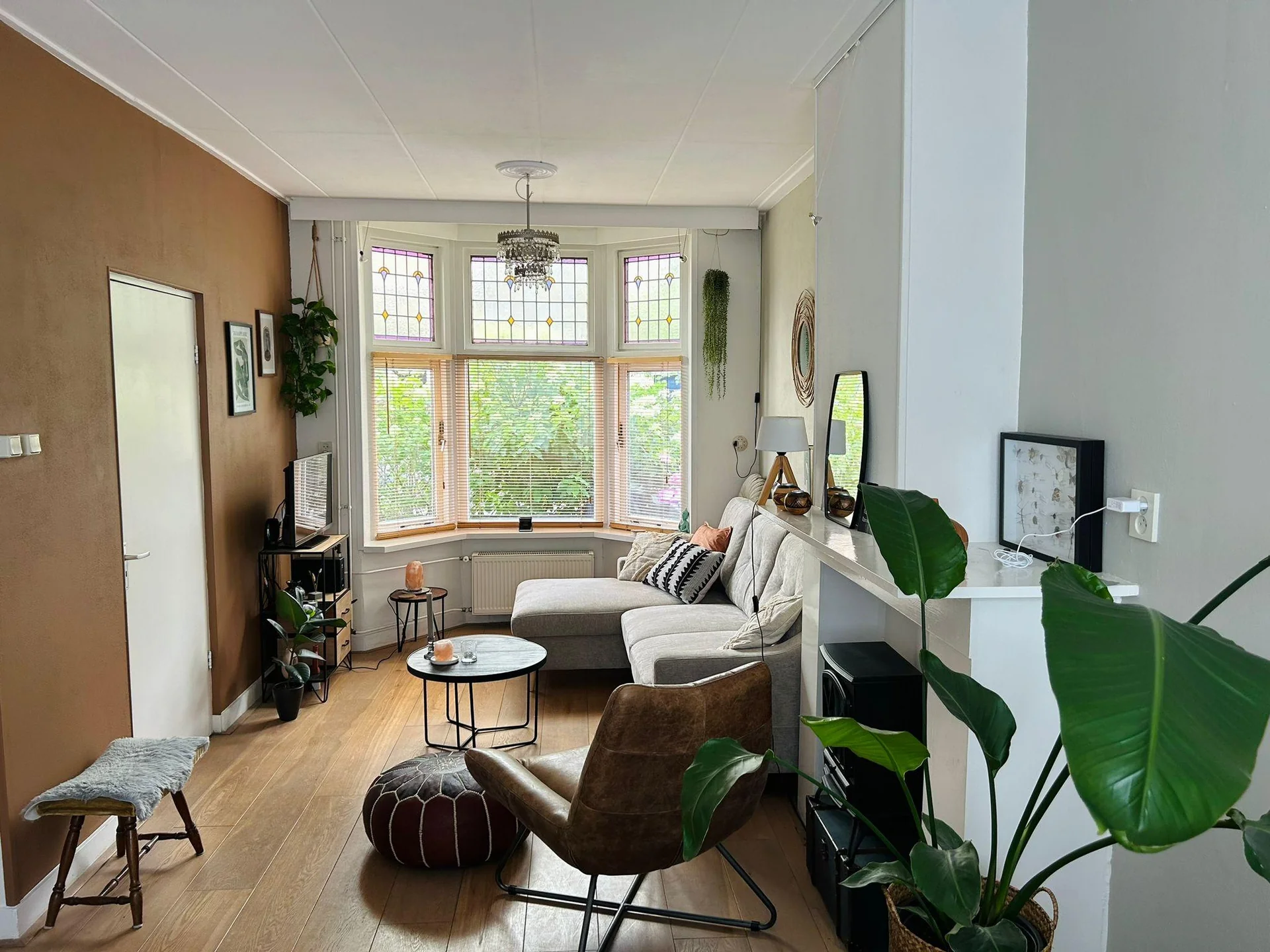 geblurde versie van de foto als achtergrond