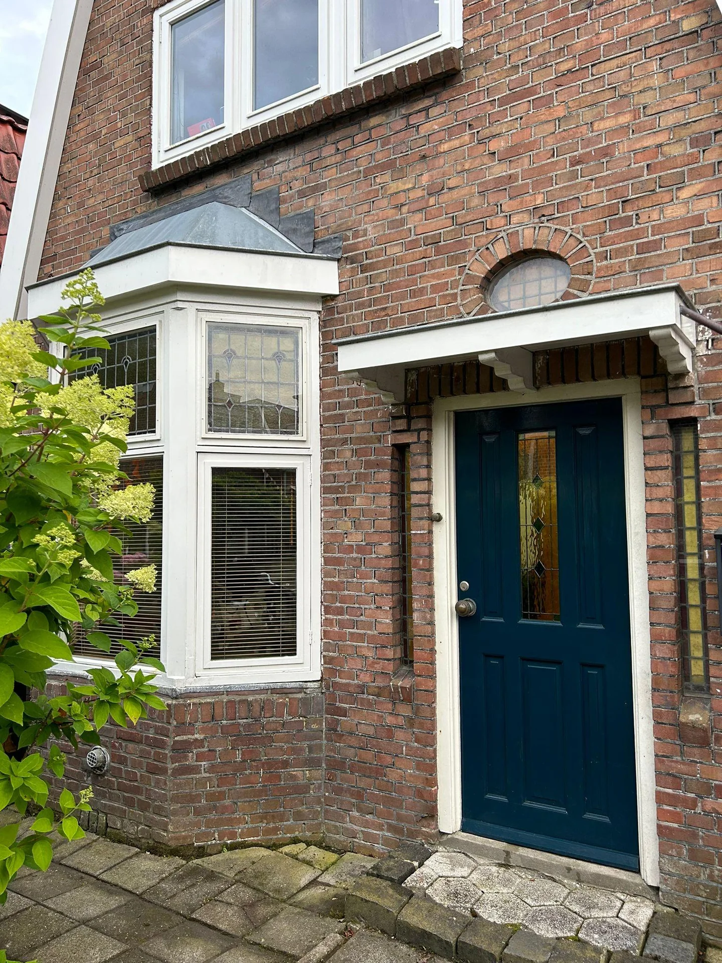 geblurde versie van de foto als achtergrond