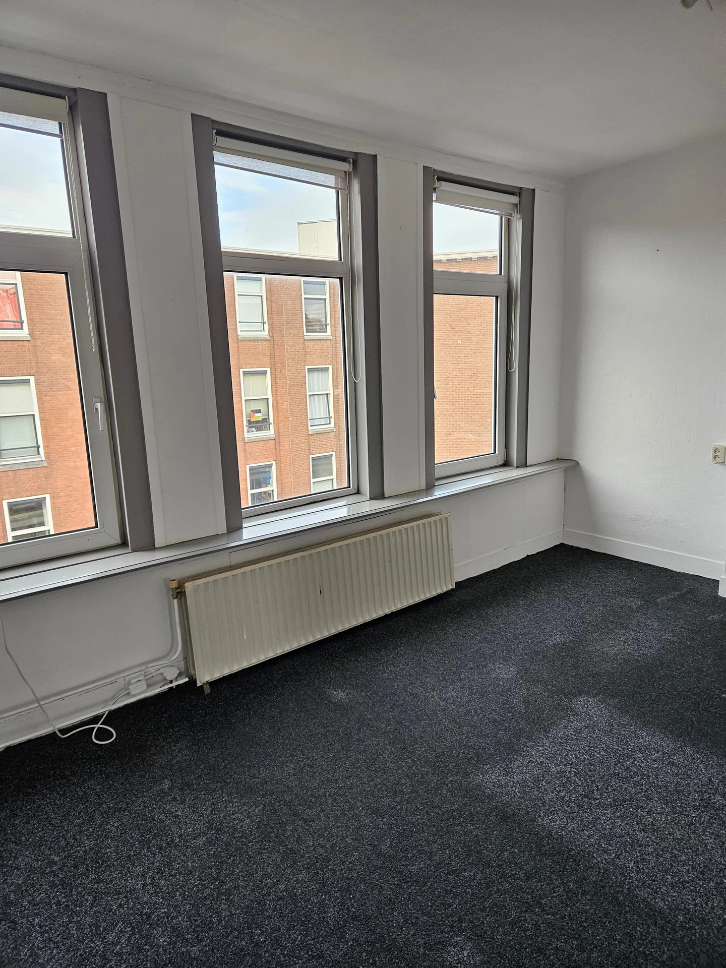 Foto van de Kamer gelegen aan de Van Weelstraat in Rotterdam