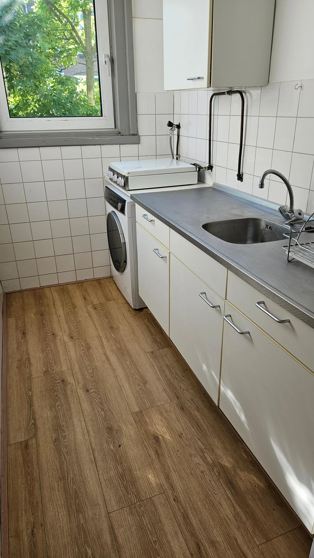 Foto van de Kamer gelegen aan de Van Weelstraat in Rotterdam