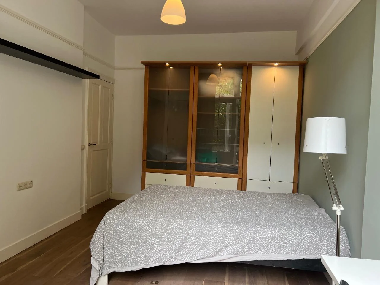 Foto van de Appartement gelegen aan de Ceintuurbaan in Amsterdam