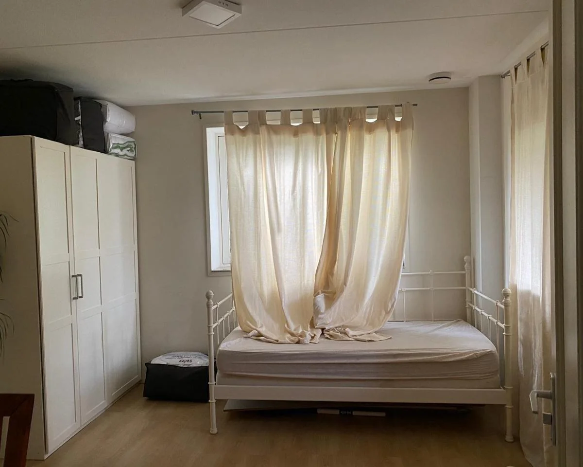 geblurde versie van de foto als achtergrond