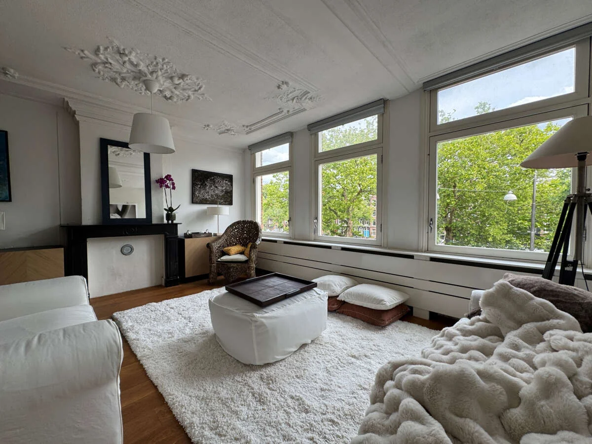 geblurde versie van de foto als achtergrond