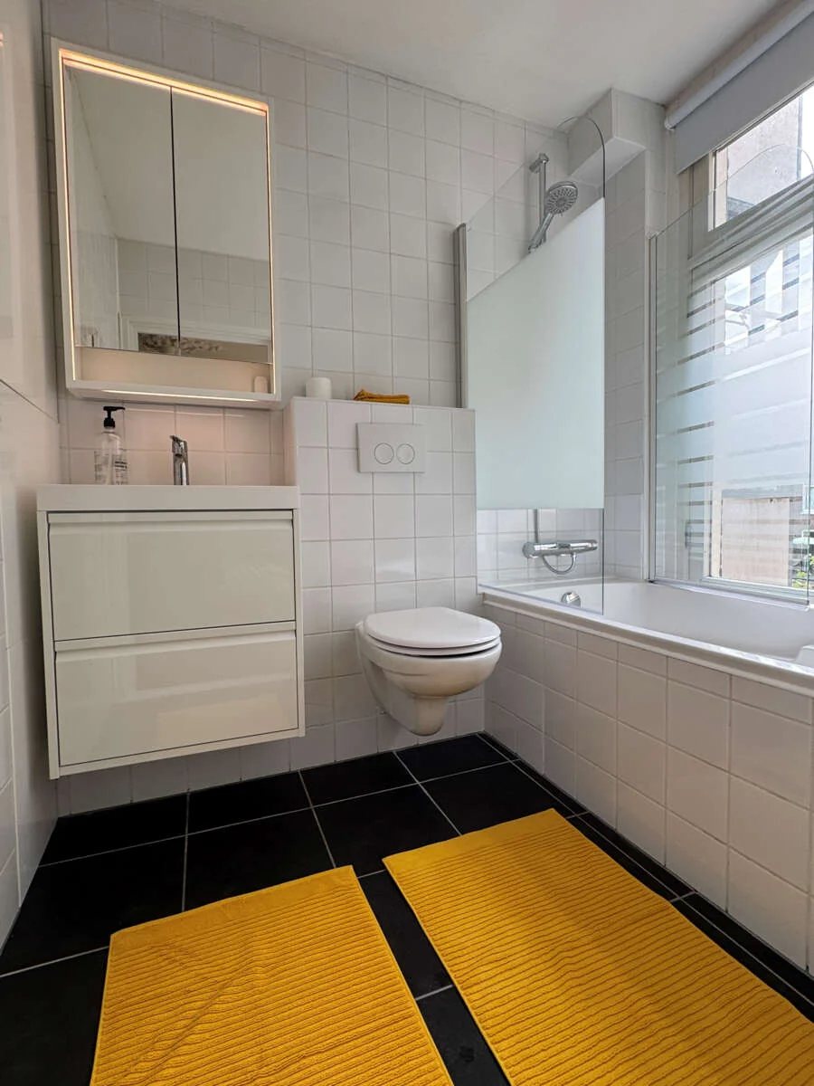 geblurde versie van de foto als achtergrond