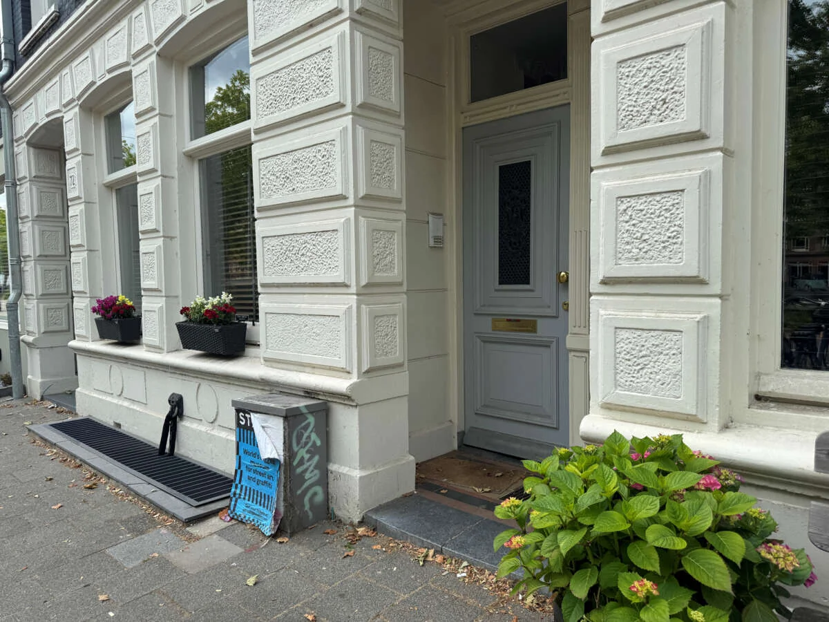 geblurde versie van de foto als achtergrond