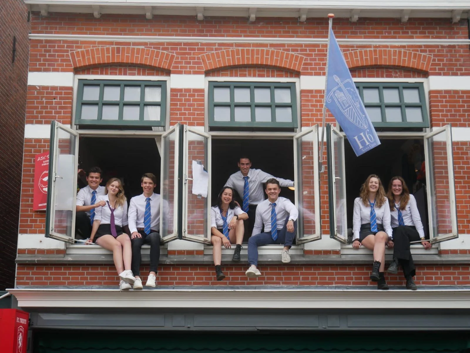 geblurde versie van de foto als achtergrond