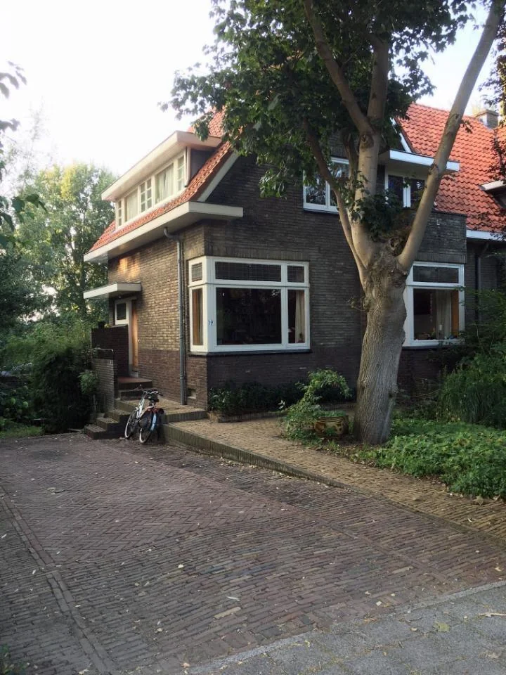Foto van de Studio gelegen aan de Ringdijk in Rotterdam