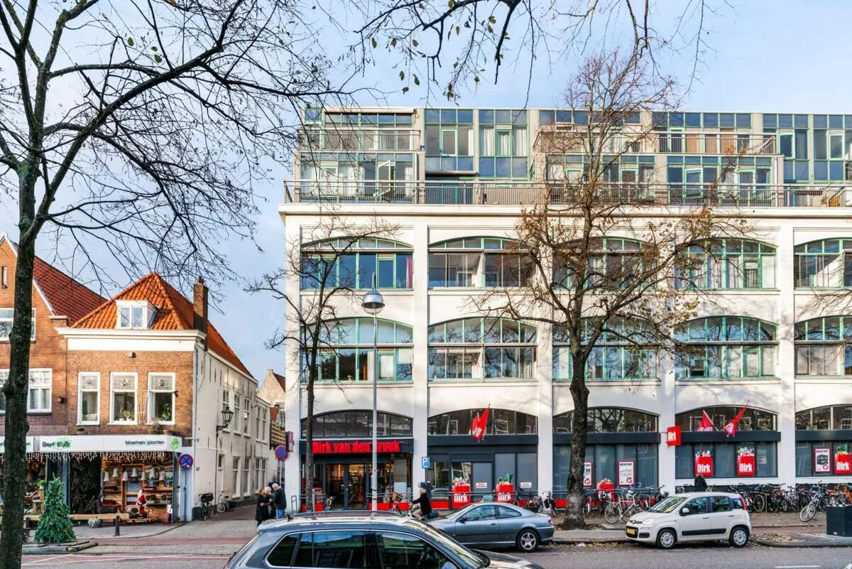 geblurde versie van de foto als achtergrond