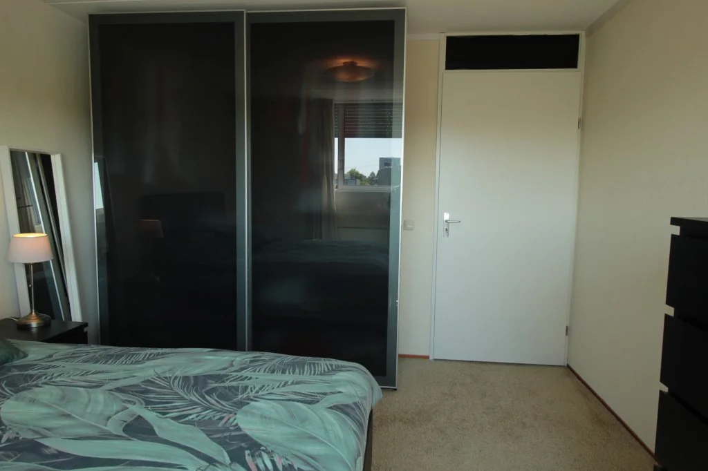 geblurde versie van de foto als achtergrond