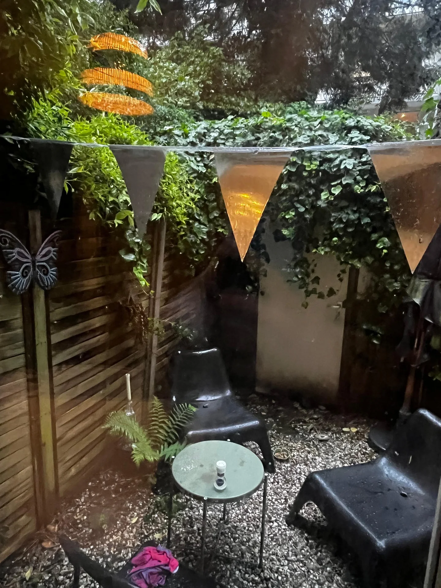 Foto van de Kamer gelegen aan de Van Tuyll van Serooskerkenweg in Amsterdam