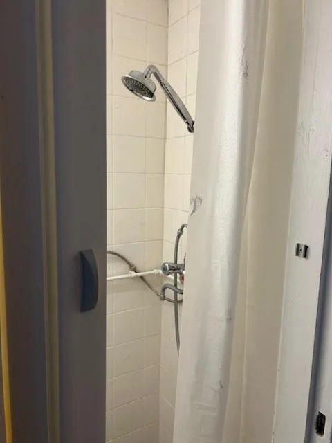 Foto van de Kamer gelegen aan de Valkenboslaan in Den Haag