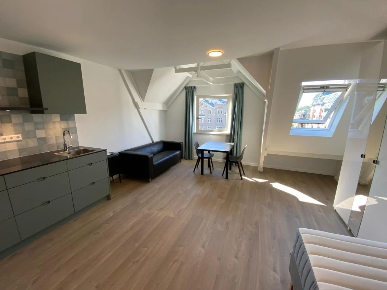 Foto van de Studio gelegen aan de Ruysdaelkade in Amsterdam