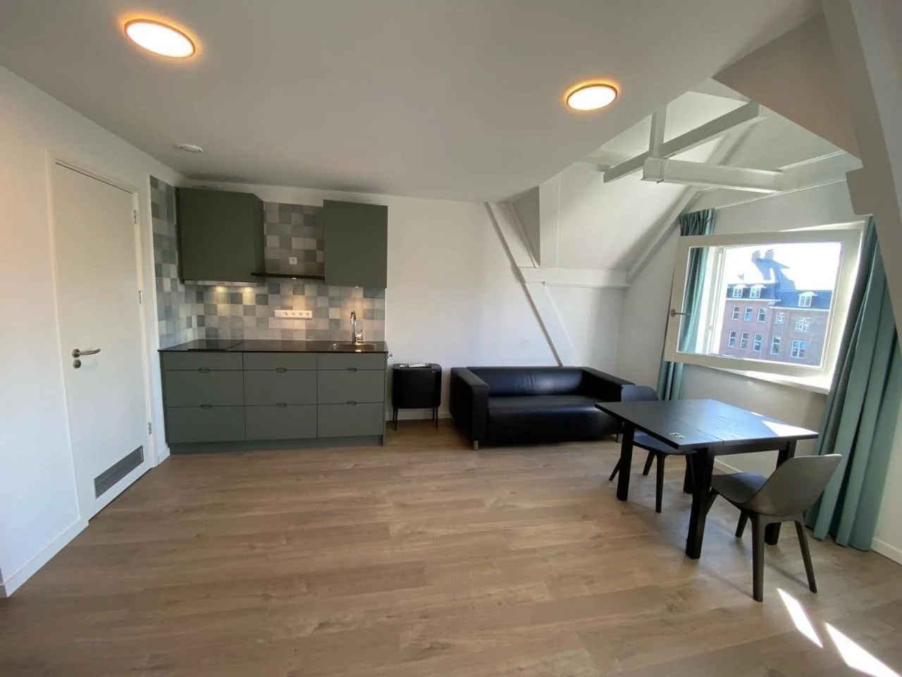 Foto van de Studio gelegen aan de Ruysdaelkade in Amsterdam