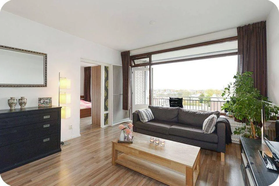 geblurde versie van de foto als achtergrond