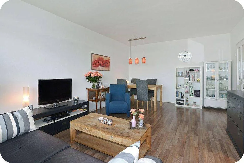 geblurde versie van de foto als achtergrond