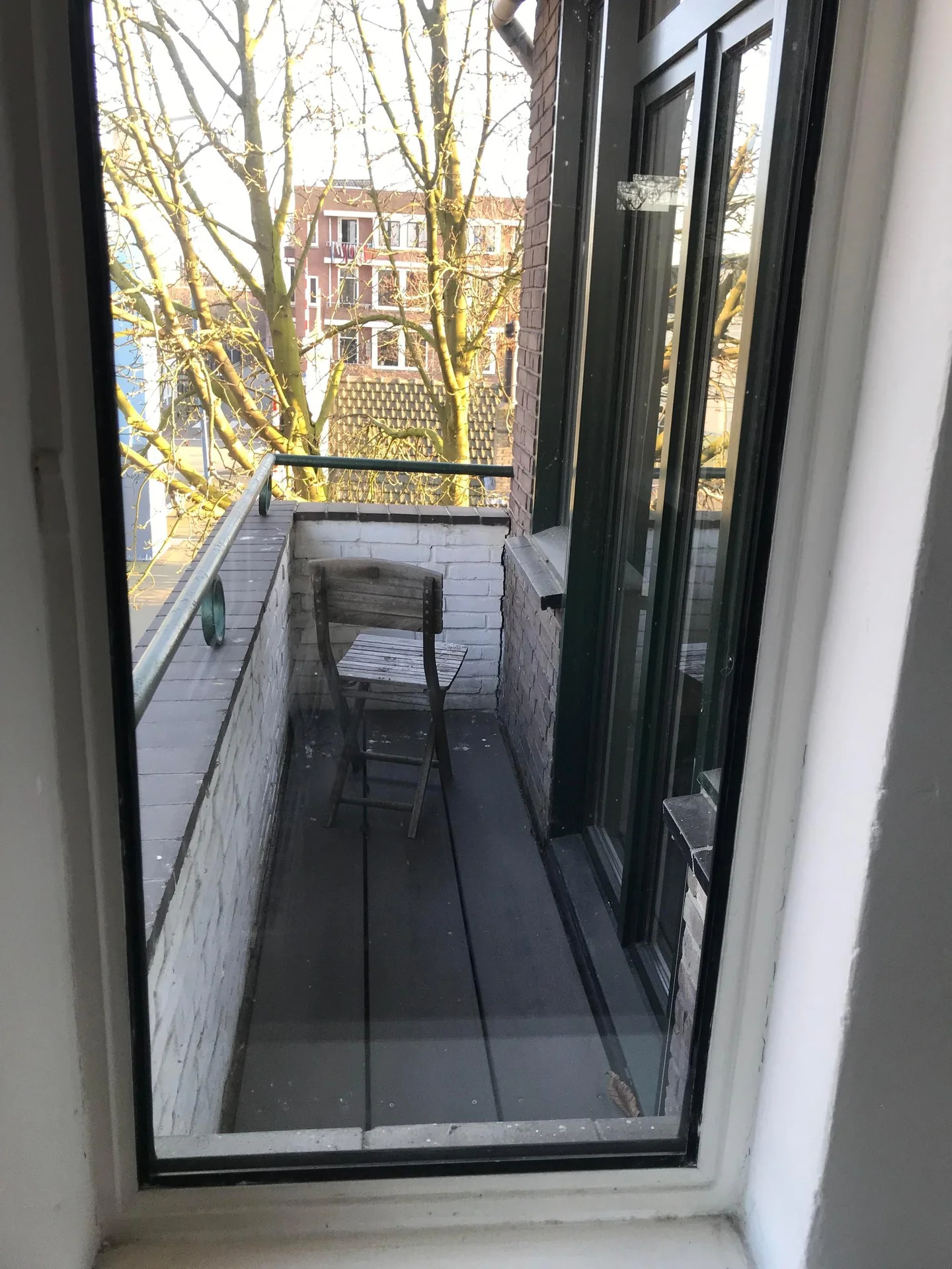 geblurde versie van de foto als achtergrond