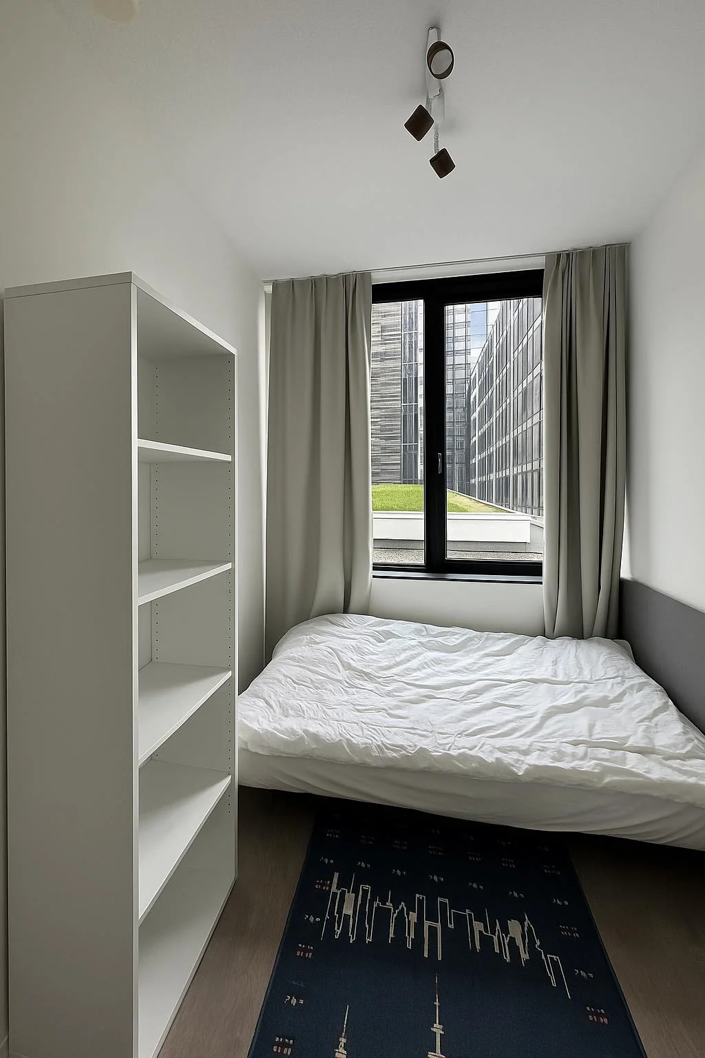 Foto van de Kamer gelegen aan de Anna van Buerenplein in Den Haag