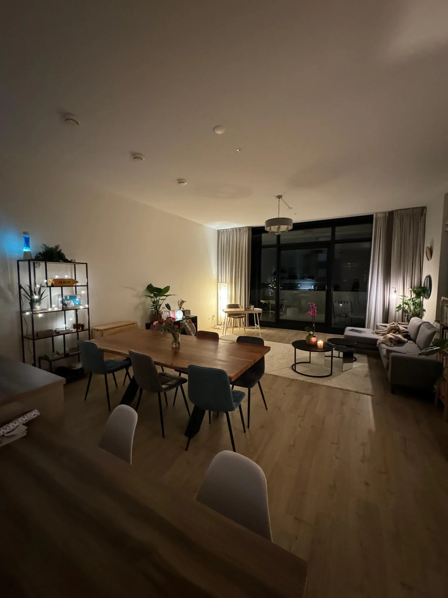 Foto van de Kamer gelegen aan de Anna van Buerenplein in Den Haag