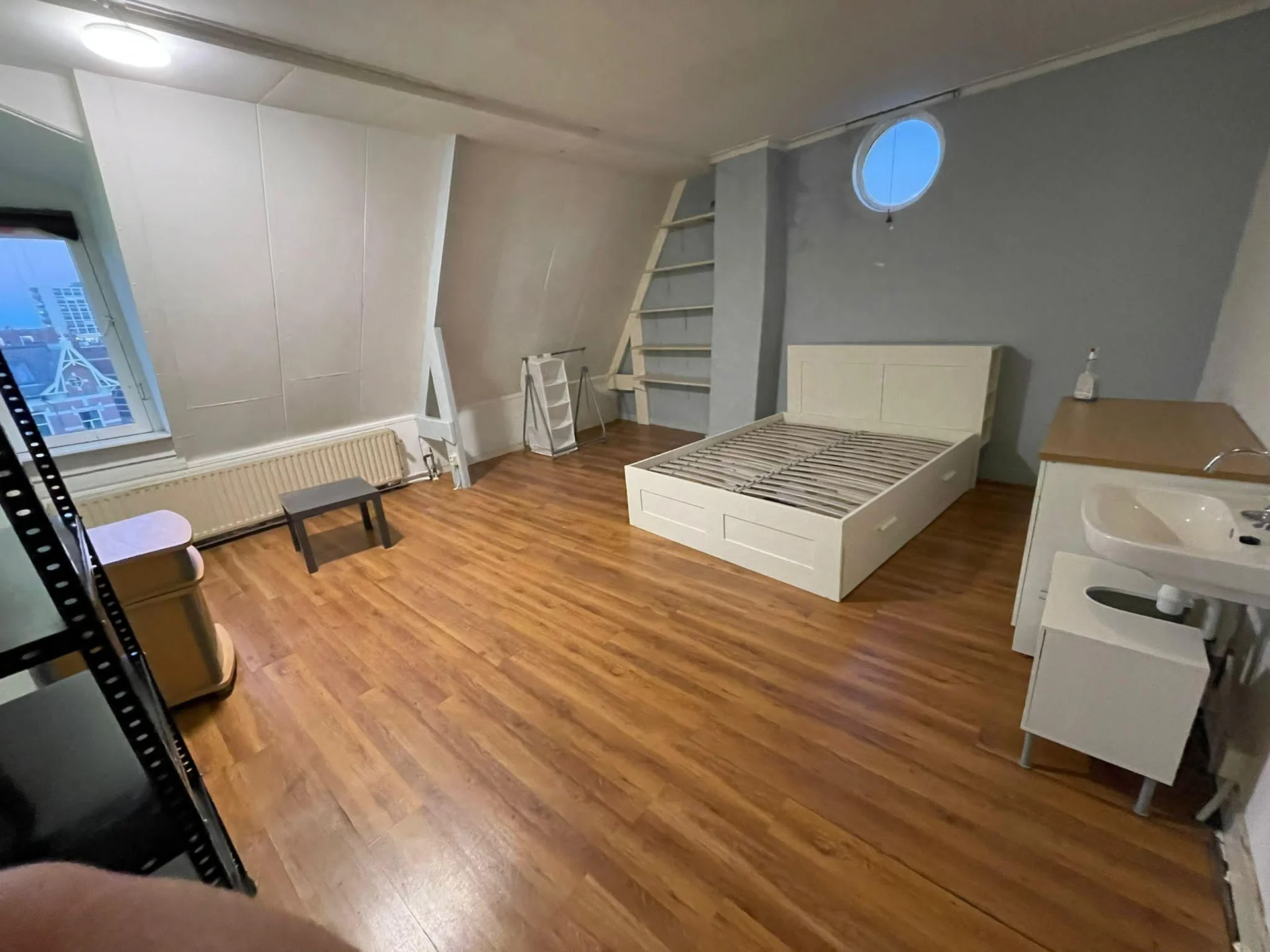 geblurde versie van de foto als achtergrond