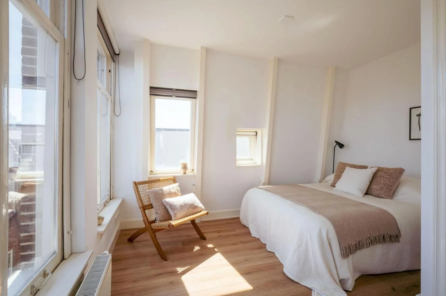 Foto van de Kamer gelegen aan de Tweede Tuindwarsstraat in Amsterdam