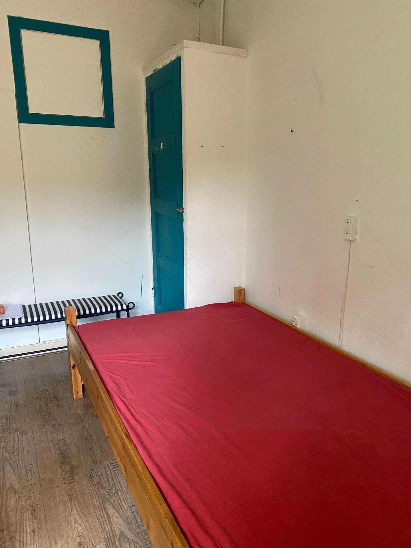 Foto van de Kamer gelegen aan de Van Tuyll van Serooskerkenweg in Amsterdam