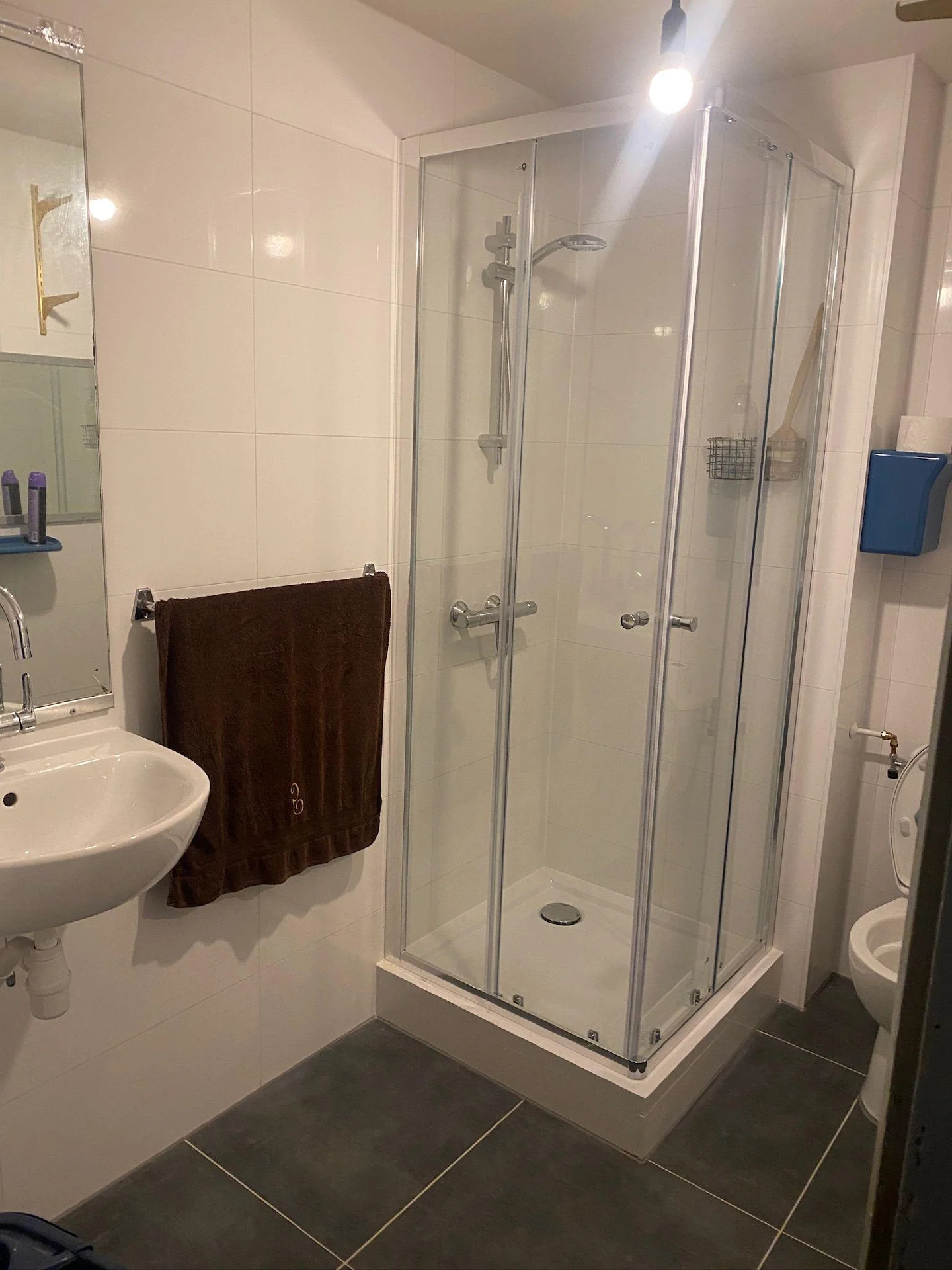Foto van de Kamer gelegen aan de Van Tuyll van Serooskerkenweg in Amsterdam