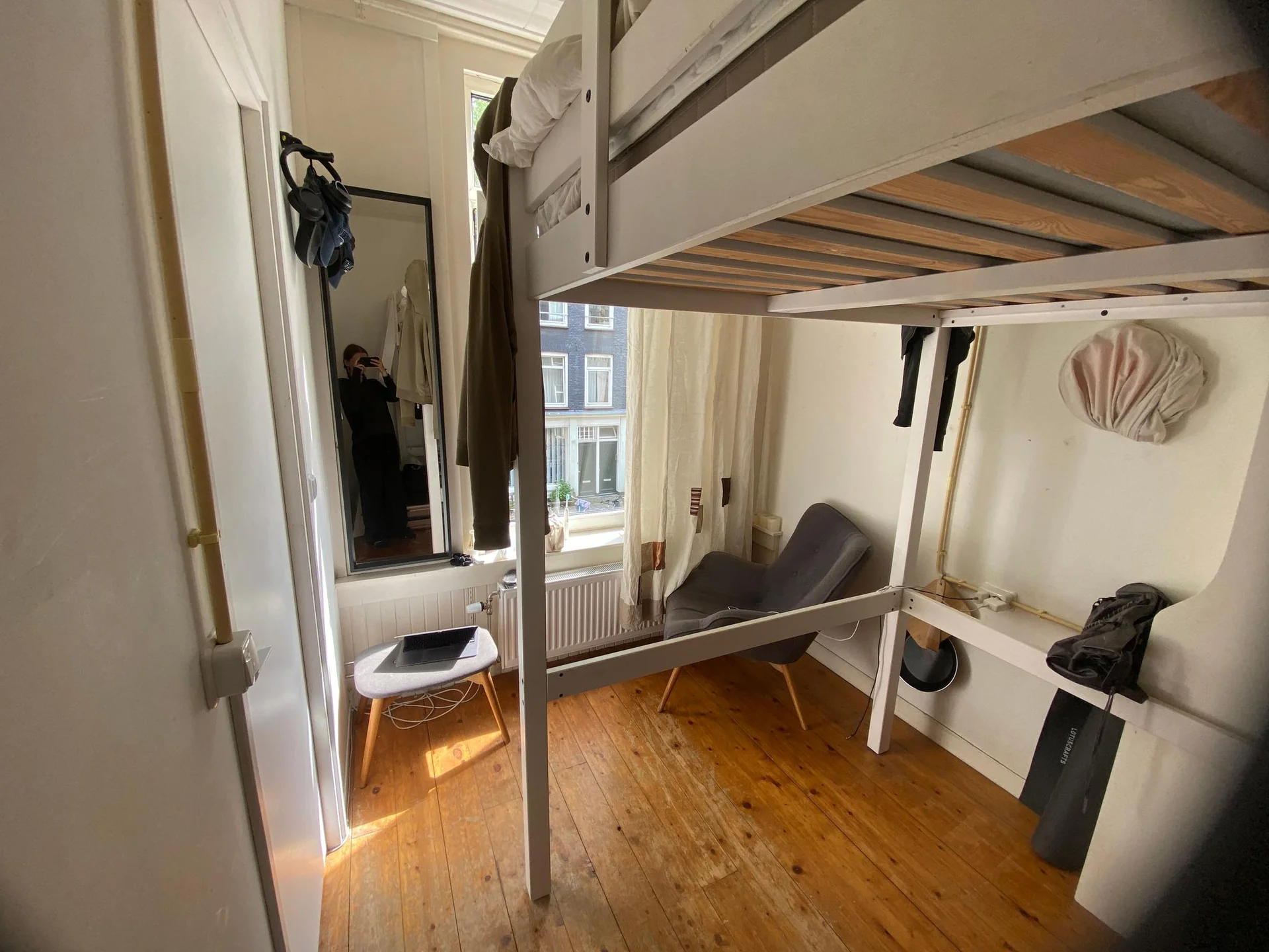 geblurde versie van de foto als achtergrond