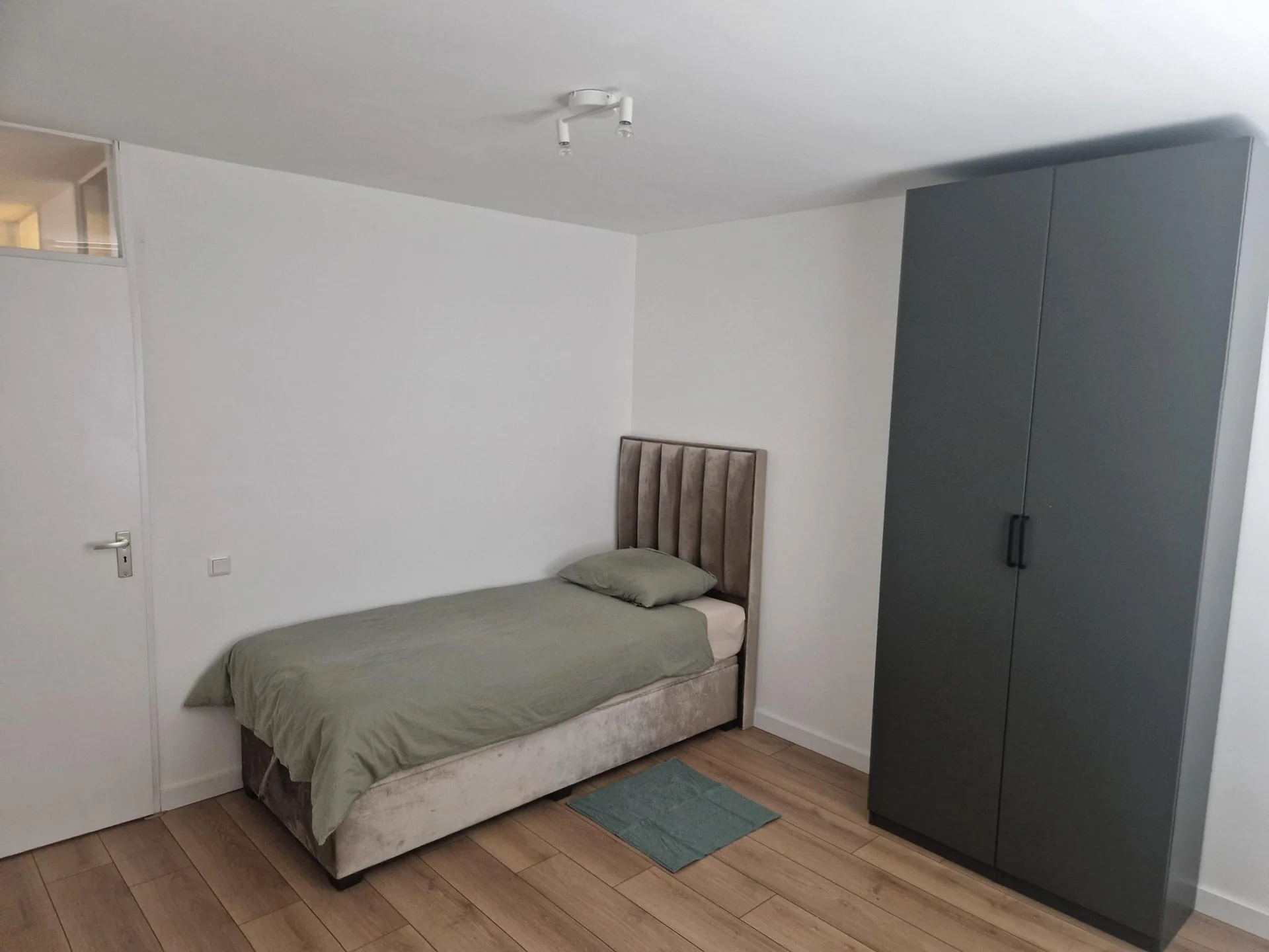Foto van de Kamer gelegen aan de Kuilsenhofweg in Amsterdam