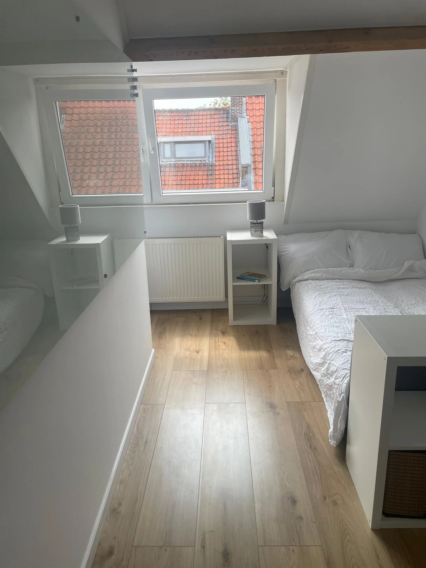 Foto van de Kamer gelegen aan de Henriette Roland Holststraat in Vlaardingen