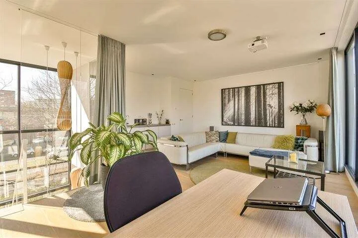 geblurde versie van de foto als achtergrond