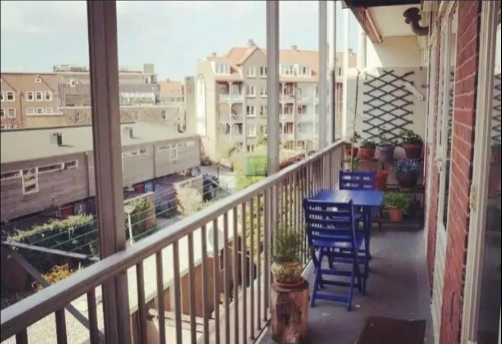 Foto van de Kamer gelegen aan de Van Hallstraat in Amsterdam