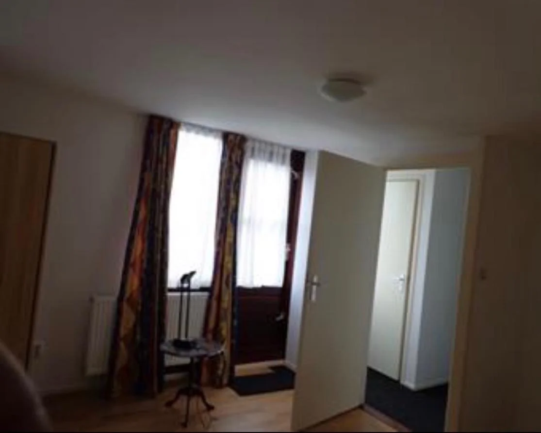 Foto van de Kamer gelegen aan de Pompe van Meerdervoortstraat in Voorburg