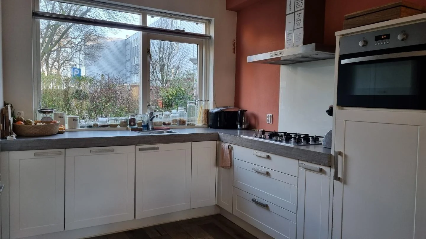 geblurde versie van de foto als achtergrond